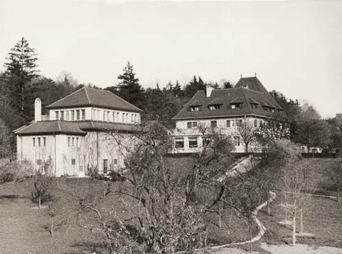 Villa Am Römerholz mit angebauter Gemäldegalerie, 1913–16 errichtet nach Plänen von Maurice Turrettini, Photographie von Hermann Linck, Winterthur, um 1950, Archiv Sammlung Oskar Reinhart «Am Römerholz», Winterthur