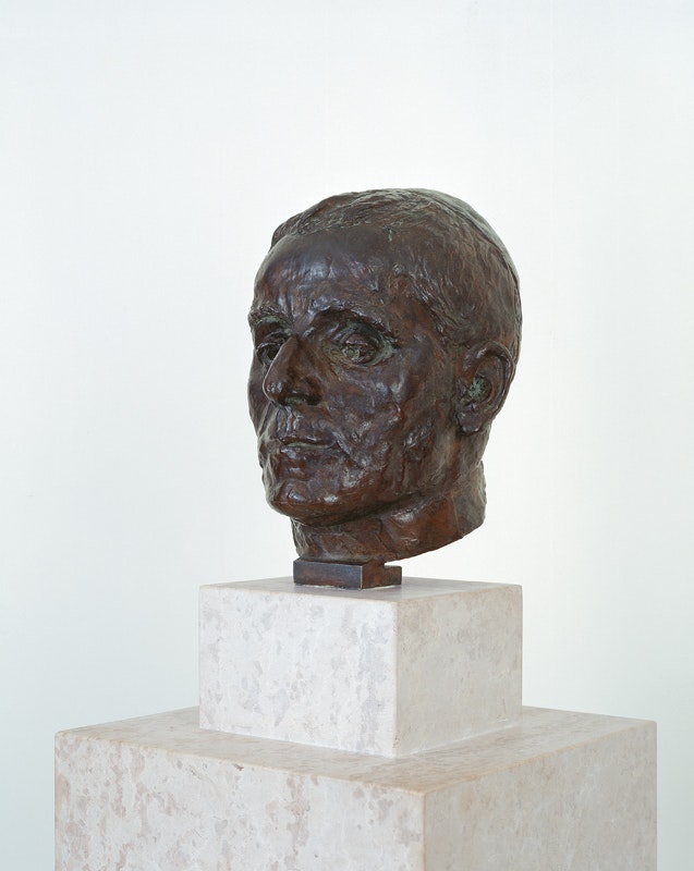 Auguste Rodin
Portrait of Papst Benedict XV 1915
Bronze, 26,5 x 19 x 24 cm